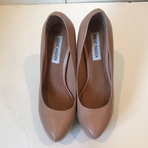Medium nude Steve Madden heels ~5 inches